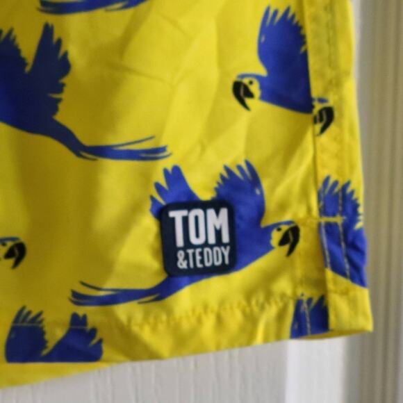 TOM & TEDDY Yellow & Blue Flying Parrots UPF 50+ Quick Dry Swim Shorts Medium - Picture 4 of 11